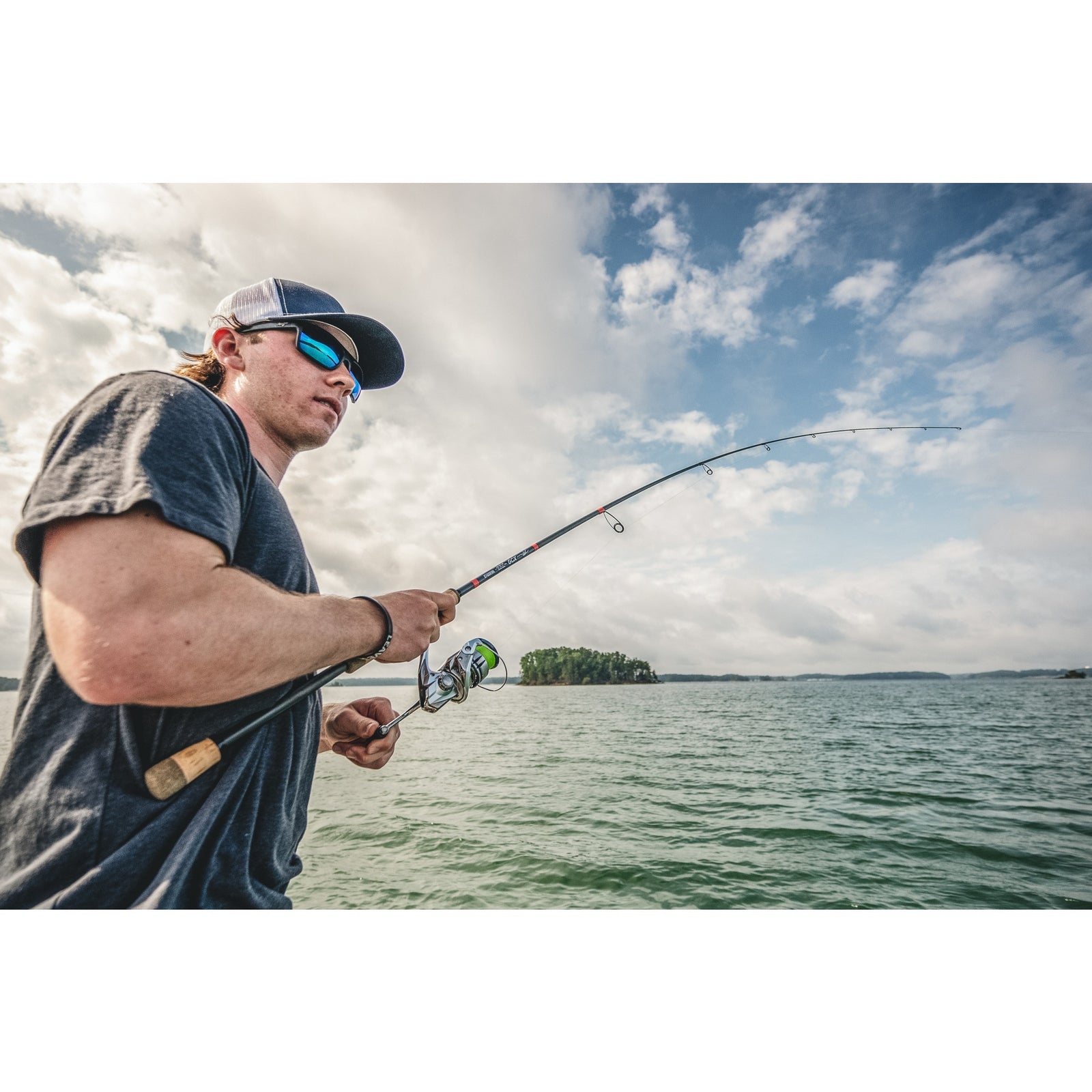 shimano compre worm and jig rod SPINNING 9'6" M 2 PC the Compre Salmon/Steelhead series delivers the performance and reliability needed for a successful angling experience Shimano Compre Lite Spinning Rod